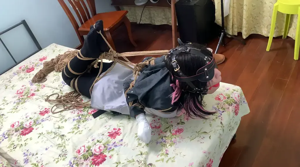 小鸡缚，另类的一种驷马捆绑