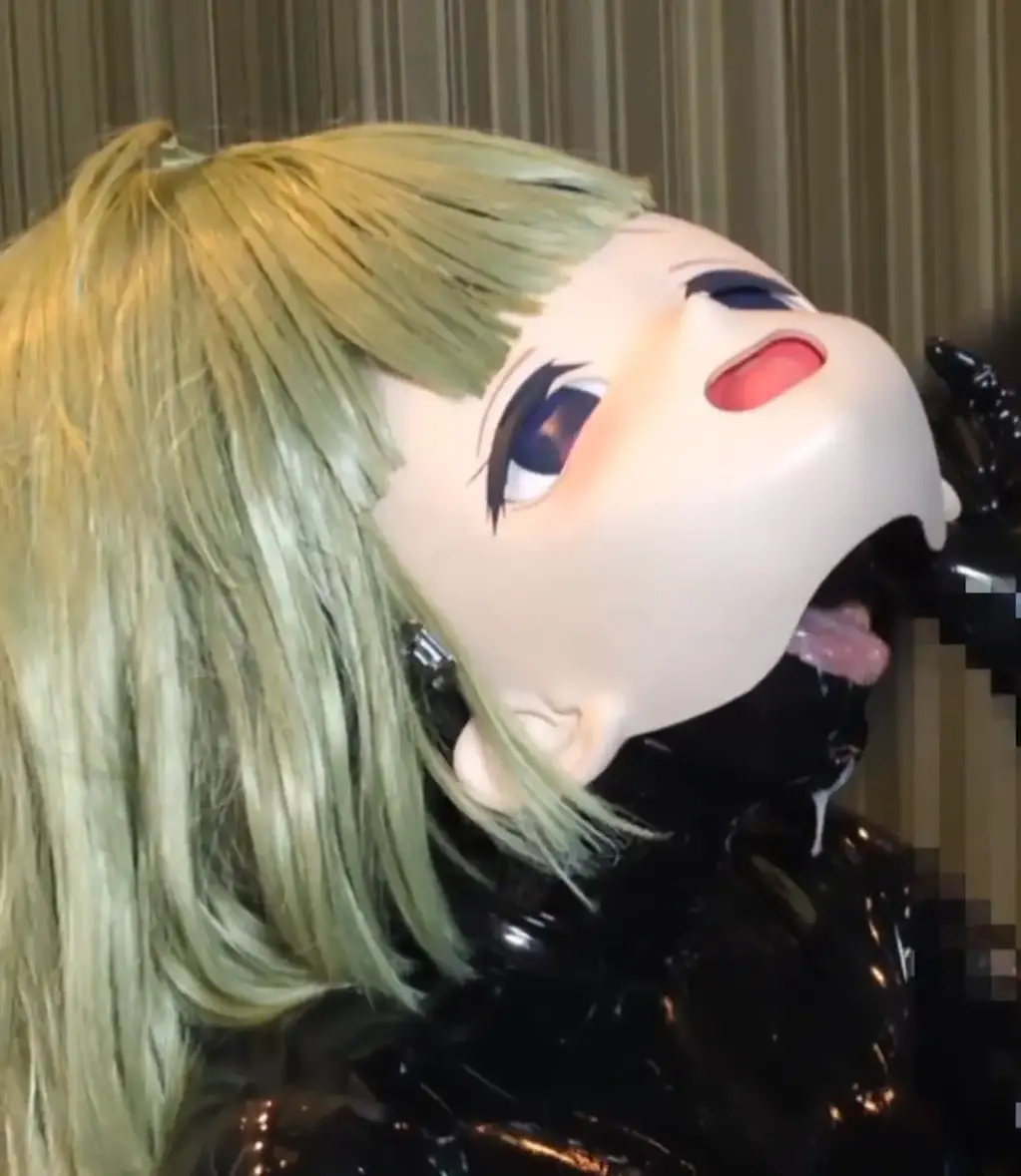 MeiDesire Kigurumi (Apr 13，2026) 全包乳胶衣的kig男娘娃娃，身着全包胶衣并戴着金绿色短发雌小鬼妹妹头壳，仰头用脸颊蹭着主人粗硬肉棒，嘴巴微张配合着头壳娇媚的眼神，主动把粉嫩口穴凑上去……<br>主人扶着玩偶大头大力抽插口穴深喉，乳胶身体不断颤抖，玩偶被猛烈口爆时发出呜呜娇喘，口水直流，彻底变成了只会张嘴吞棒的淫荡RBQ口交娃娃了呢～<br><br>38_Blowjob<br><br>#fyp<br>#kigurumi #cosplay<br>#animegao #trap<br>#crossdresser #crossdressing<br>#doll #cosplay<br>#animegirl #cute #maid #hentai #sex #Blowjob<br>#着ぐるみ#キグルミ#ラテックス#ゴム#ドール#全身スーツ<br>#kigurumi#头壳#玩偶装#玩偶娃娃#恋物#面具#全包紧身衣#伪娘#小男娘#口穴#深喉<br><br><span style='color:#b0b0b0;'>[隐藏文字，购买后可见]</span>