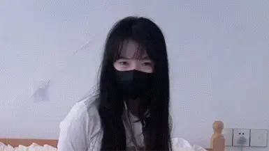 困困三十五弹，OL装＋蟹缚的挣扎 最近实在有点忙和亿点点懒…上班上的久了确实会越来越没力气，加上马上又要搬家了…这期是以前最开始的那种单纯的捆绑挣扎风格，不知道大家还喜不喜欢看这种，其实更新的频率变慢主要是还是觉得想拍那种带点剧情和小创意的作品？但那样的作品确实在准备时间上会比较久，而且灵感也越来越枯竭了…如果大家不反感这种只有捆绑挣扎的视频的话，困困会尽量多出一些这类作品的。<br><br><br>蟹蟹~
