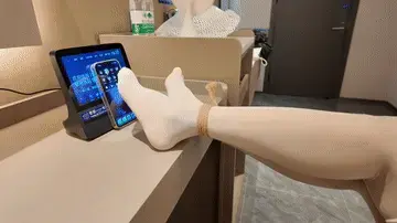 上门陪玩之灿灿 应广大同好要求，拍了个纯剧情互动的片子，模特灿灿的演技越来越自然成熟了，表演像真的一样。分上下两部，现传第一部，看看大家是否对此类作品有兴趣，欢迎留言及讨论.剧情梗概：今天闲来无事点了个陪玩小妹，让她介绍了各种玩法，故事在此一点一点展开...<br>更多精彩，马上奉送<br>提供私人定制绳艺视频、定制绳艺体验、约拍模特、牢房体验、私人定制体验、剧本体验、出售配方麻绳、原味、另外招募绳艺模特、视频统一解压密码6666 定拍联系QQ419018109请标注妖狐并表明来意