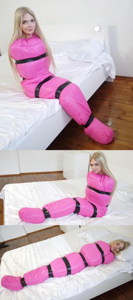 Masha in Pink Sack 1——<br>这个系列之前原创区那边受限于供货方要求，价格搞得很贵，让很多朋友们爱而不得。<br>这次直接搬运区用合理的价格让大家好好的爽一爽。<br>买之前仔细甄别一下，买过的就不要再买了，没买过的就狠狠冲吧。<br><br>2——<br>此次更新量大，工作量超标。<br>大家参考预览图肯定能看懂的。所以文案就不哆嗦了，预览15秒也瞎选了。<br>更新期间造成的刷屏，请大家海涵。<br><br><span style='color:#b0b0b0;'>[隐藏文字，购买后可见]</span>