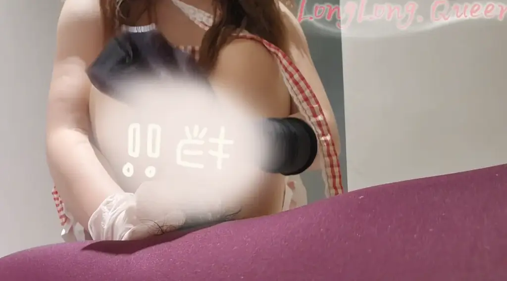 MQPG026   闻脚  丝袜控   丝袜责 原味丝袜  丝袜全包  睡袋    缎面睡袋  全包拘束 木乃伊    榨汁    刑罚    寸止  手丝强撸  抽搐  呼吸仓促  手丝   MQPG026。紫色睡袋下的榨汁。今90后狗狗不口嗨，说20多岁的时候很厉害，现在老了，三次就要翻白眼。那这次的紫色全包下的强制丝袜榨汁，前后两次浓精，中间流一次。三次就三次，看来狗狗对自己很了解，还不吹牛。事后狗狗说就喜欢这种欲仙欲死，身体又不过度负荷之下，也是一位老玩家了<br>联系龙龙企鹅咨询1428942818。推X @Longqueenvr 坐标长沙，只喜欢全包，榨汁和龟头责的龙龙 龙龙穿丝袜较多，天冷没有重口味，龙龙有好用，不贵的睡袋需求可以联系龙龙，一般自用一晚，不洗  睡袋主要为缎面，丝绸类，做裙子的面料<br><br>