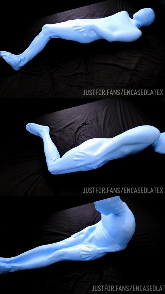 Trapping myself in a skintight blue vacuum sack. After some struggling, trying and failing to get my 出自:encased<br>Trapping myself in a skintight blue vacuum sack. After some struggling, trying and failing to get myself off humping against the latex, I eventually settle and spend the next couple of hours cocooned tightly. Heaven<br>把自己困在一个紧身的蓝色真空袋里。经过一番挣扎，试图但未能让自己靠在乳胶上，我最终安顿下来，在接下来的几个小时里紧紧地裹着。天堂