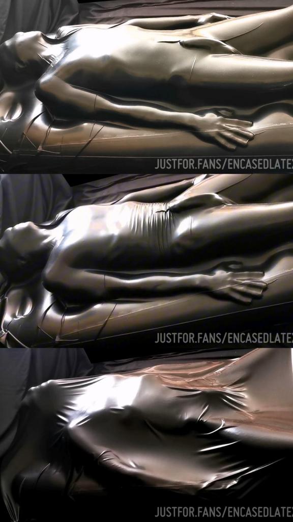 The black rubber seals around him and the airbed, glueing him in place... 出自:encased<br>The black rubber seals around him and the airbed, glueing him in place...<br>他周围的黑色橡胶封条和气垫将他粘在了一起。..