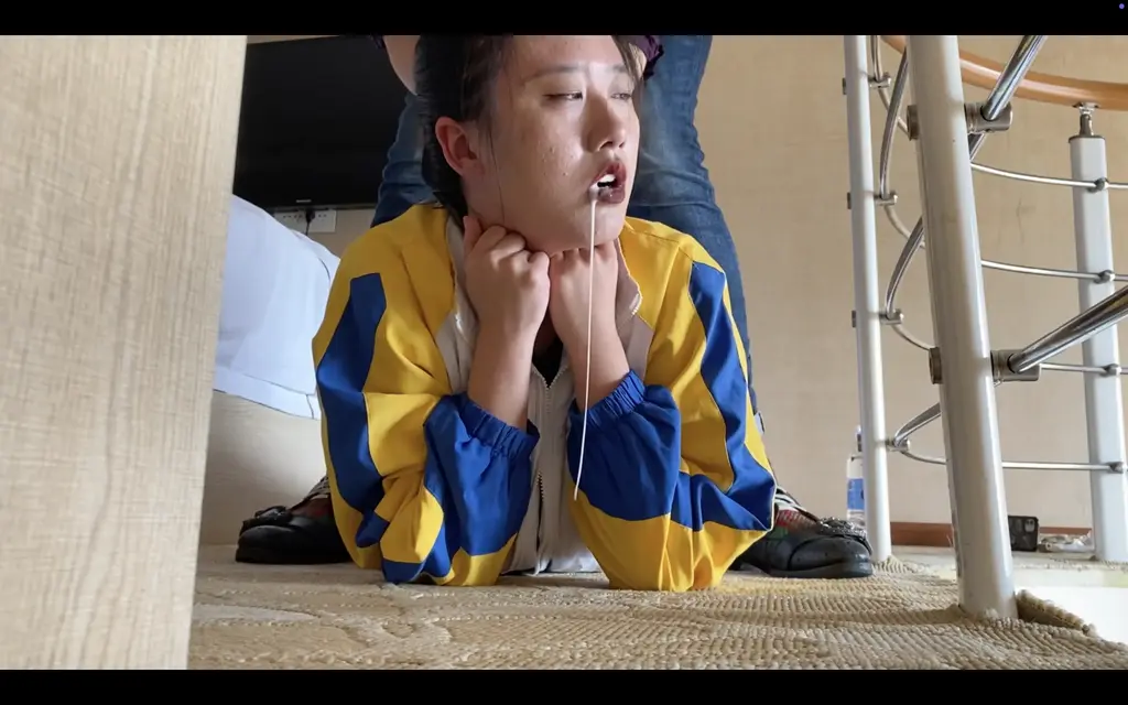 女生遇害3 这是最后三段。视频里第一段真的很用力再勒，从眼神和面部充血可以看出来hhh，为了保持真实就没有加滤镜。