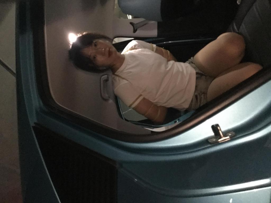 车内捆绑 - 80后女大姐，孩子已经初中了