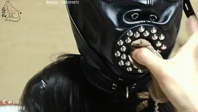 【YMH-DP-015】【夜鸣狐】【感官封闭】【丝袜堵嘴】【挣扎呻吟】超级紧锢…胶袜初尝试 太紧太闷了好难受！挣扎地快哭了 事后胶袜里流了好多好多汗…… 工作室道具越来越多了，也感谢各位老板的赞助啦，小狐会一直努力的！<br><br>定拍QQ：3260392872或者3993219361，本人QQ，只接定拍不闲聊<br>可接各种风格<br>压缩包后缀改为.7z，解压密码：ymh2026