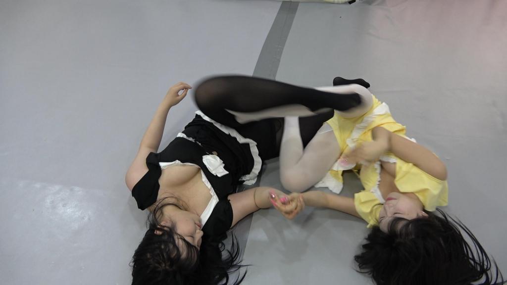 萝莉摔跤III 这是一个自定义视频。定制内容包括女演员、服装、剧情等。期待与您的合作 QQ：3776089676
