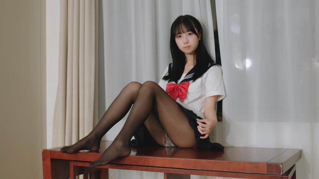 【袜得肤原创摄影】安娜黑丝JK水手服加长纯享版 相信很多朋友已经看出来了，之前这些片段在绳艺视频里只有一两分钟，但实际上成片都是拍摄了8到10分钟，所以这个号其实就是把以前拍的“前戏”放出来