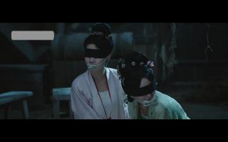 《五福临门》捆绑塞嘴蒙眼片段 两个古装大小姐被歹人劫了，被英雄救美，也被英雄骗了一回