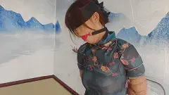 秦韵绳屋定拍————林晓雅五花捆绑+紧密驷马，口球堵嘴/胶带封口 <span style='color:#b0b0b0;'>[隐藏文字，购买后可见]</span><br>这次尝试在秦韵绳屋这家工作室定拍。工作室沟通态度好，模特晓雅穿上旗袍也很漂亮，戴上口球后流水不止，不过似乎有些顶不住严密地驷马捆绑......