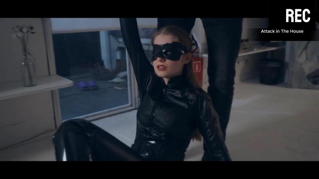 Attack in The House Superheroine defeated by her enemy. <span style='color:#b0b0b0;'>[隐藏文字，购买后可见]</span>