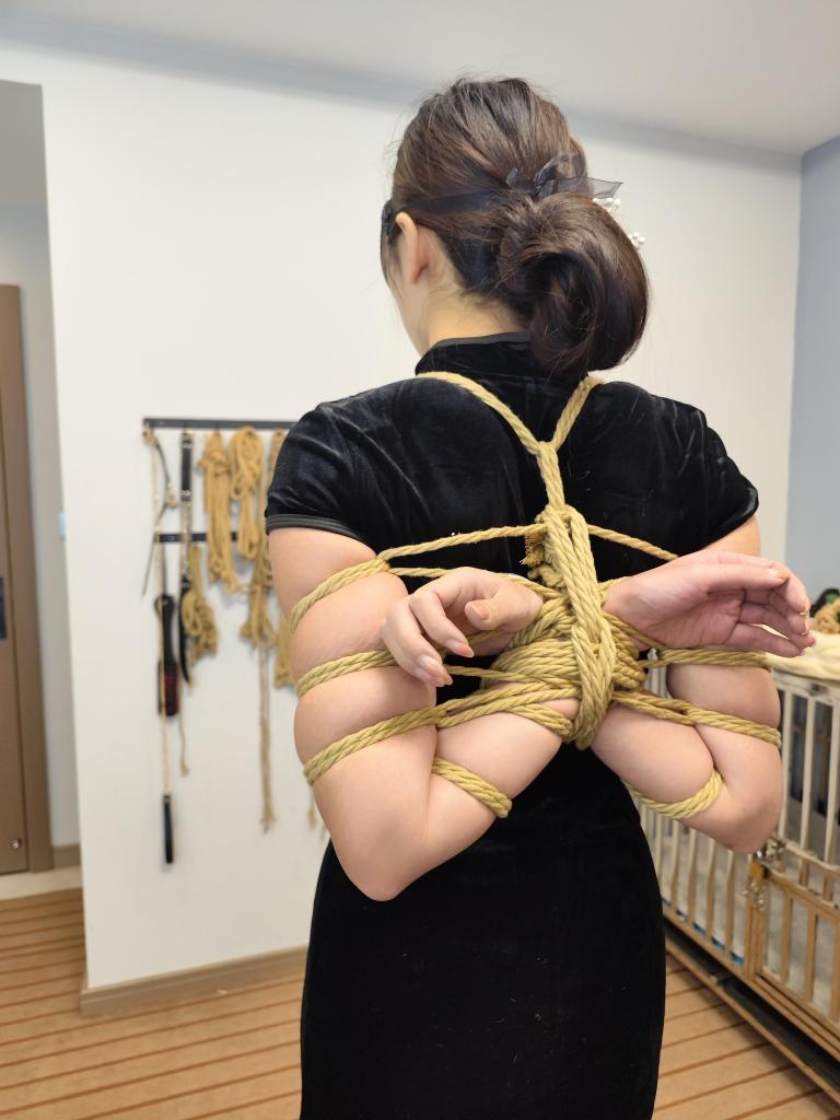 佳佳黑旗袍五花后高手 - 李大侠原创、喜欢的可以定拍、约拍、另有原味出售