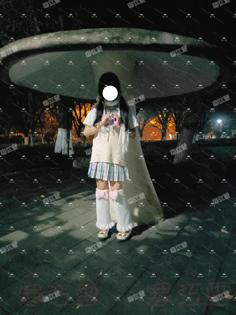 jk户外少女 - 是一只在户外的JK少女～旧图重发～喜欢的话也请大家多多支持来找我定拍哦～套图/定拍找我昵称～