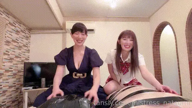 【M男くすぐり】3Pでめるちゃんとマミーを一緒にくすぐり 这次，我和梅鲁酱拍了一张照片。<br>我们将两个木乃伊排成一排，然后一起给它们挠痒痒。<br>不仅如此，梅露酱还被痒得动弹不得