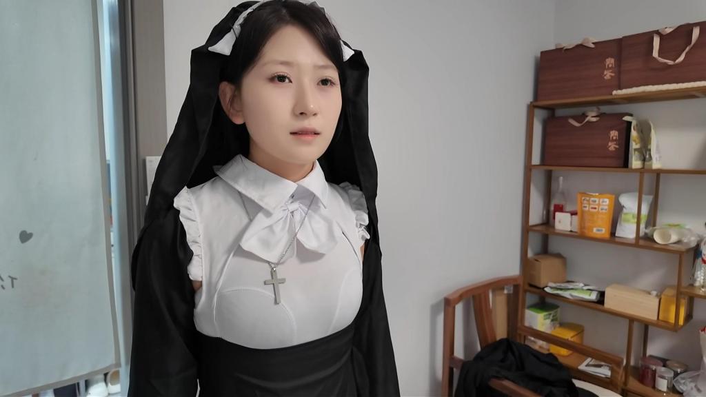 修女的爱情1 李大侠原创、晓琴演修女和她的好闺蜜贝贝上演一出修女的爱情，，，友情出演小莹，.....本工作室提供私人定制绳艺视频、私人定制绳艺体验、剧本体验、出售原味、另外招募绳艺模特、视频统一解压密码h123456 定拍联系QQ1642384671加我注明妖狐吧