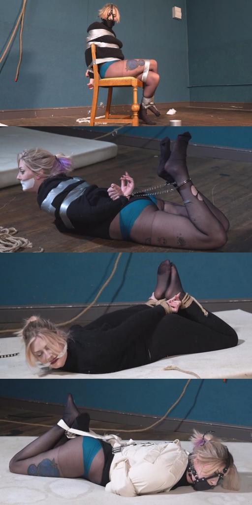 6062 Amber in 5 Times Tied a 想不想体验一小时由顶级高手操刀的束缚盛宴？Amber 将经历五种不同的捆绑方式：身穿深色连裤袜和黑色紧身连体衣的她，将分别被进行墙面捆绑、捆成“猪蹄”状（hogtie）、穿上拘束衣、被胶带固定在椅子上，以及被束缚双手双脚并塞口——其中还包括使用束缚带式口球。尽情享受这持久的快感吧！How about an hour of bondage with one of the best? Amber gets tied 5 times. wearing dark tights and a black leotard, she is walltied, hogtied, straitjacketed, chairtaped and hogcuffed and gagged several ways too, including a harness gag. Long term joy!